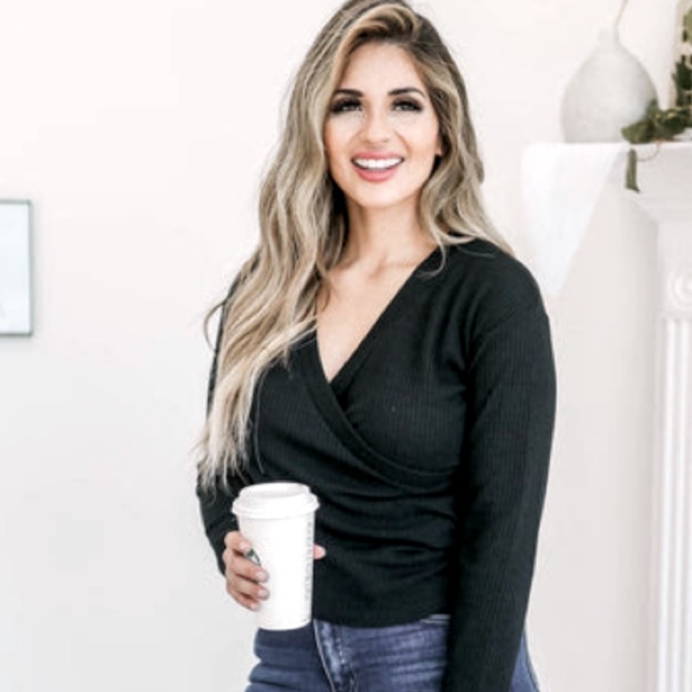 CBRAND KEEP IN TOUCH WRAP TOP - BLACK size small